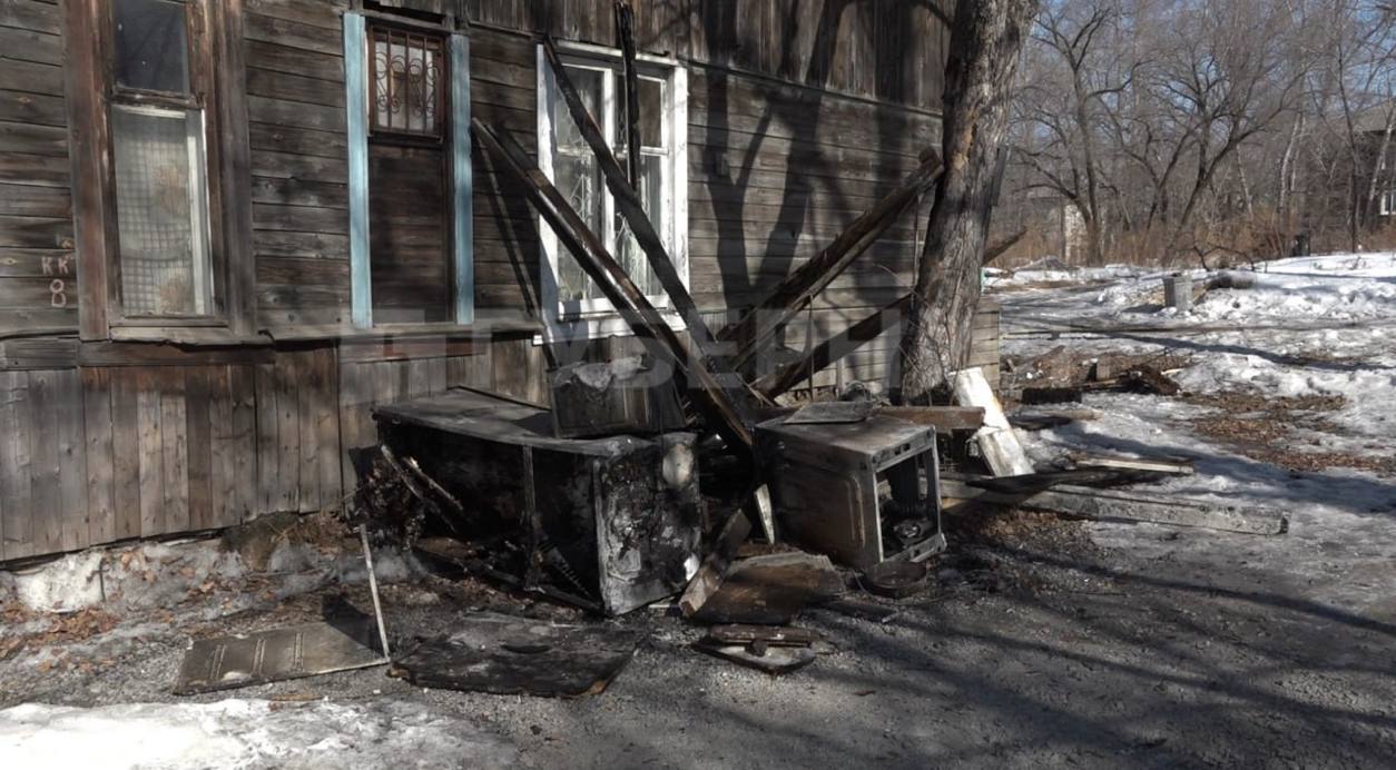 Хабаровчанин пытался спасти незрячую дочь из пожара – погибли оба Хабаровчанин пытался спасти незрячую дочь из пожара – погибли оба