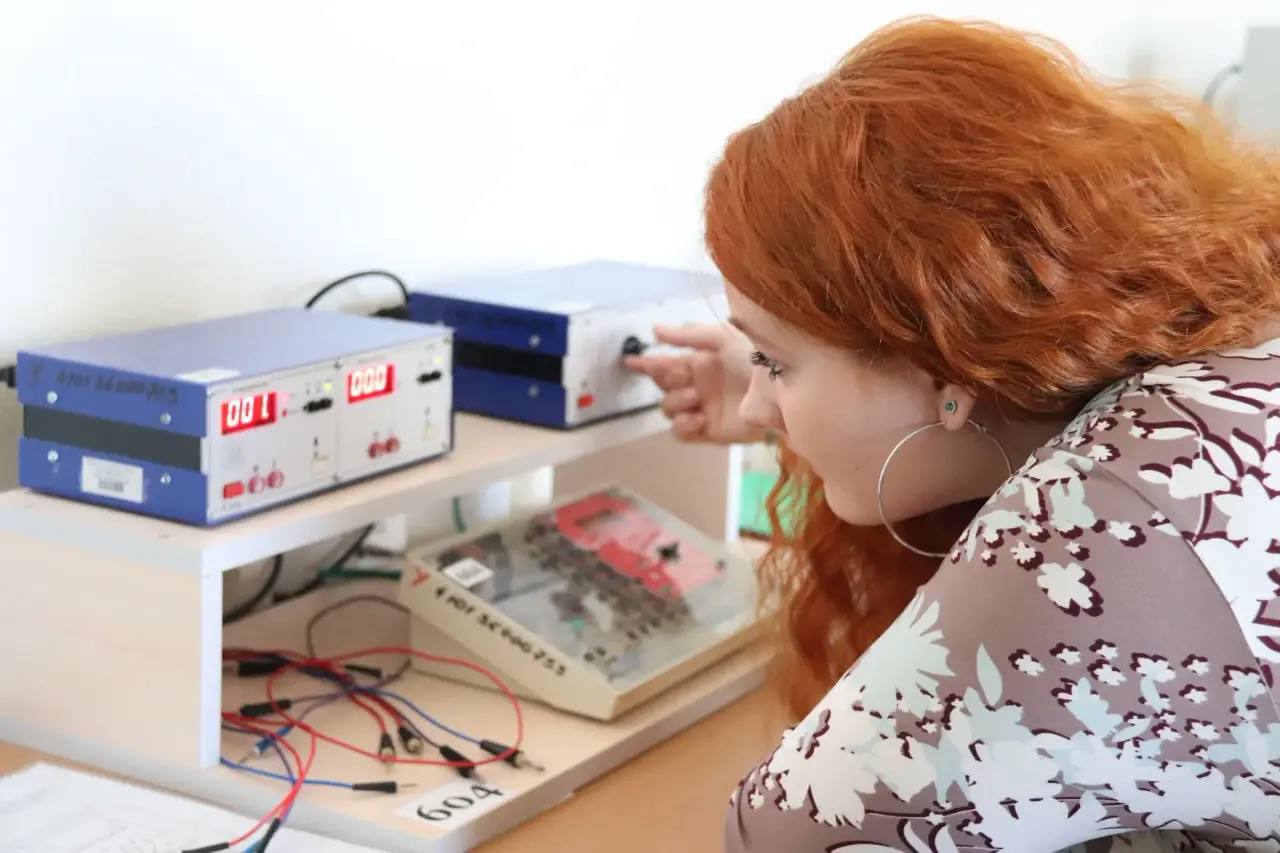 Дмитрий Демешин: Губернаторскую стипендию получили уже почти полторы сотни студентов – будущих педагогов Дмитрий Демешин: Губернаторскую стипендию получили уже почти полторы сотни студентов – будущих педагогов