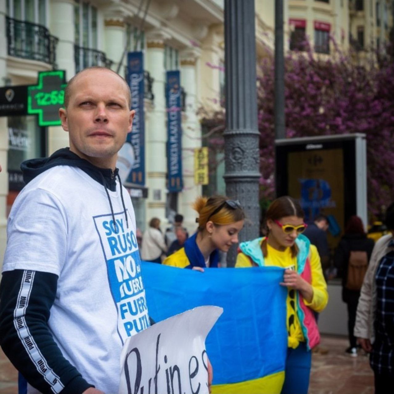 Хабаровский релокант, руководитель испанской "нежелательной" ассоциации «La Asociacion De Rusos Libres» (Ассоциация свободных россиян в Испании), структурно входящей в «Антивоенный комитет России» М. Ходорковского... Хабаровский релокант, руководитель испанской "нежелательной" ассоциации «La Asociacion De Rusos Libres» (Ассоциация свободных россиян в Испании), структурно входящей в «Антивоенный комитет России» М. Ходорковского...