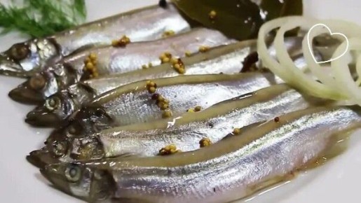 Как самостоятельно замариновать мойву: простой рецепт и советы