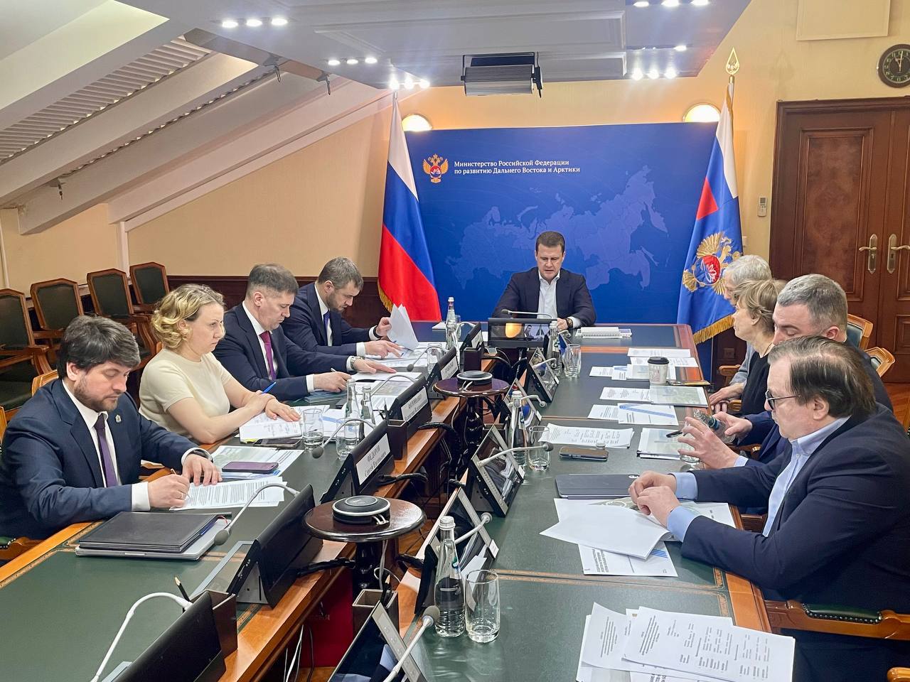 Развитие территории острова Большой Уссурийский, расположенного в Хабаровском крае, обсудили на совещании, которое провел глава Минвостокразвития Алексей Чекунков. Развитие территории острова Большой Уссурийский, расположенного в Хабаровском крае, обсудили на совещании, которое провел глава Минвостокразвития Алексей Чекунков.