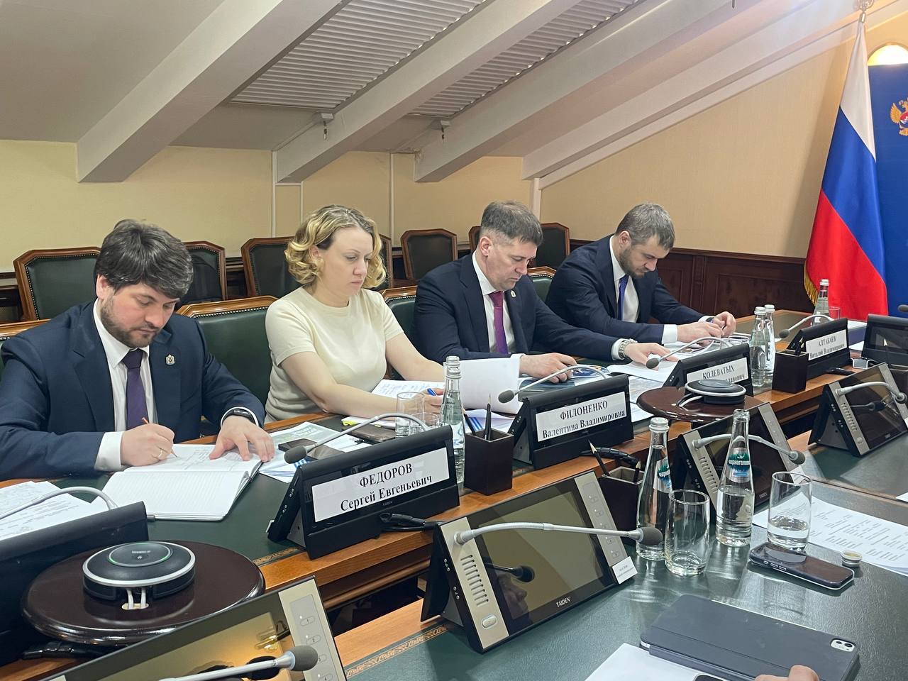 Развитие территории острова Большой Уссурийский, расположенного в Хабаровском крае, обсудили на совещании, которое провел глава Минвостокразвития Алексей Чекунков. Развитие территории острова Большой Уссурийский, расположенного в Хабаровском крае, обсудили на совещании, которое провел глава Минвостокразвития Алексей Чекунков.