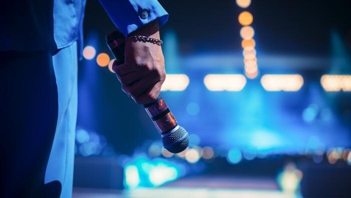 Иностранные псевдонимы под угрозой: российским артистам могут запретить их использование