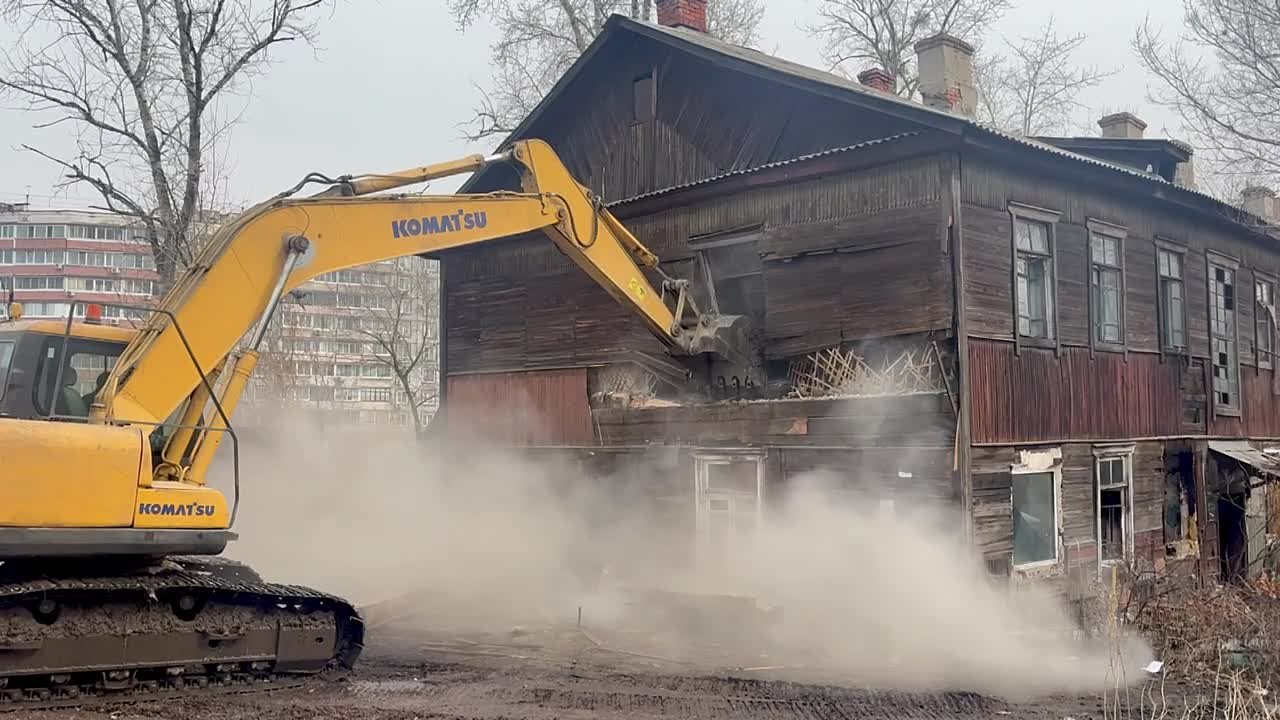 Барак сносят на улице Камской в Хабаровске