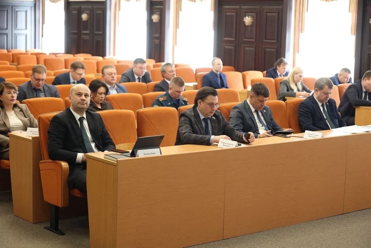 Александр Жорник: В Правительстве Хабаровского края вчера состоялось заседание комиссии по предупреждению и ликвидации чрезвычайных ситуаций и обеспечению пожарной безопасности, прошедшее под председательством заместителя... Александр Жорник: В Правительстве Хабаровского края вчера состоялось заседание комиссии по предупреждению и ликвидации чрезвычайных ситуаций и обеспечению пожарной безопасности, прошедшее под председательством заместителя...