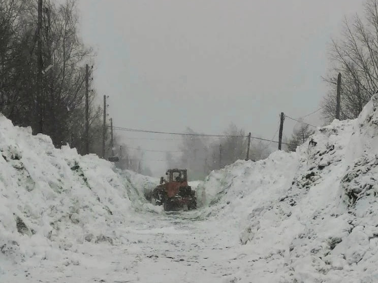 С последствиями снежного циклона в Охотском округе С последствиями снежного циклона в Охотском округе