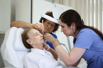 Первые признаки рака кожи назвал главный онколог Минздрава