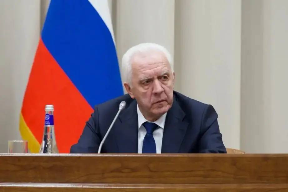 В Хабаровске с рабочим визитом побывал Генпрокурор России Александр Гуцан В Хабаровске с рабочим визитом побывал Генпрокурор России Александр Гуцан