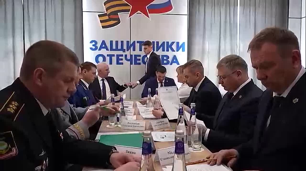 Генеральный прокурор России Александр Гуцан в ходе рабочего визита в Хабаровск посетил филиал фонда «Защитники Отечества»