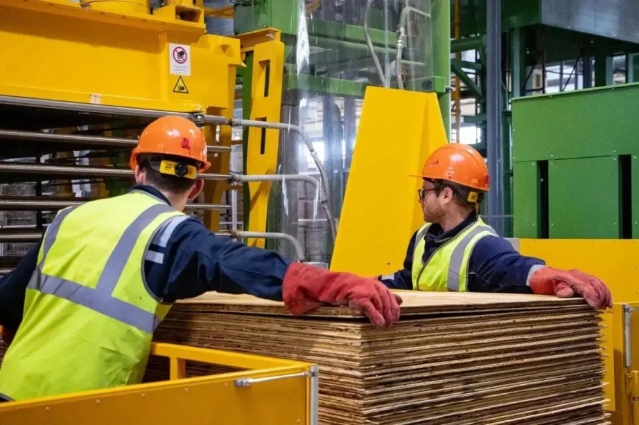 Дмитрий Демешин потребовал перейти от «процесса» к «результату» в развитии лесопромышленного комплекса Хабаровского края Дмитрий Демешин потребовал перейти от «процесса» к «результату» в развитии лесопромышленного комплекса Хабаровского края