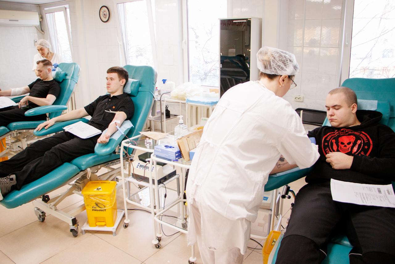 Студенты КНАГУ сдали кровь для бойцов в зоне спецоперации Студенты КНАГУ сдали кровь для бойцов в зоне спецоперации