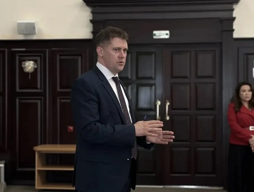 Встреча с участниками долевого строительства жилого дома на ул. Ленинградской прошла в правительстве края Встреча с участниками долевого строительства жилого дома на ул. Ленинградской прошла в правительстве края