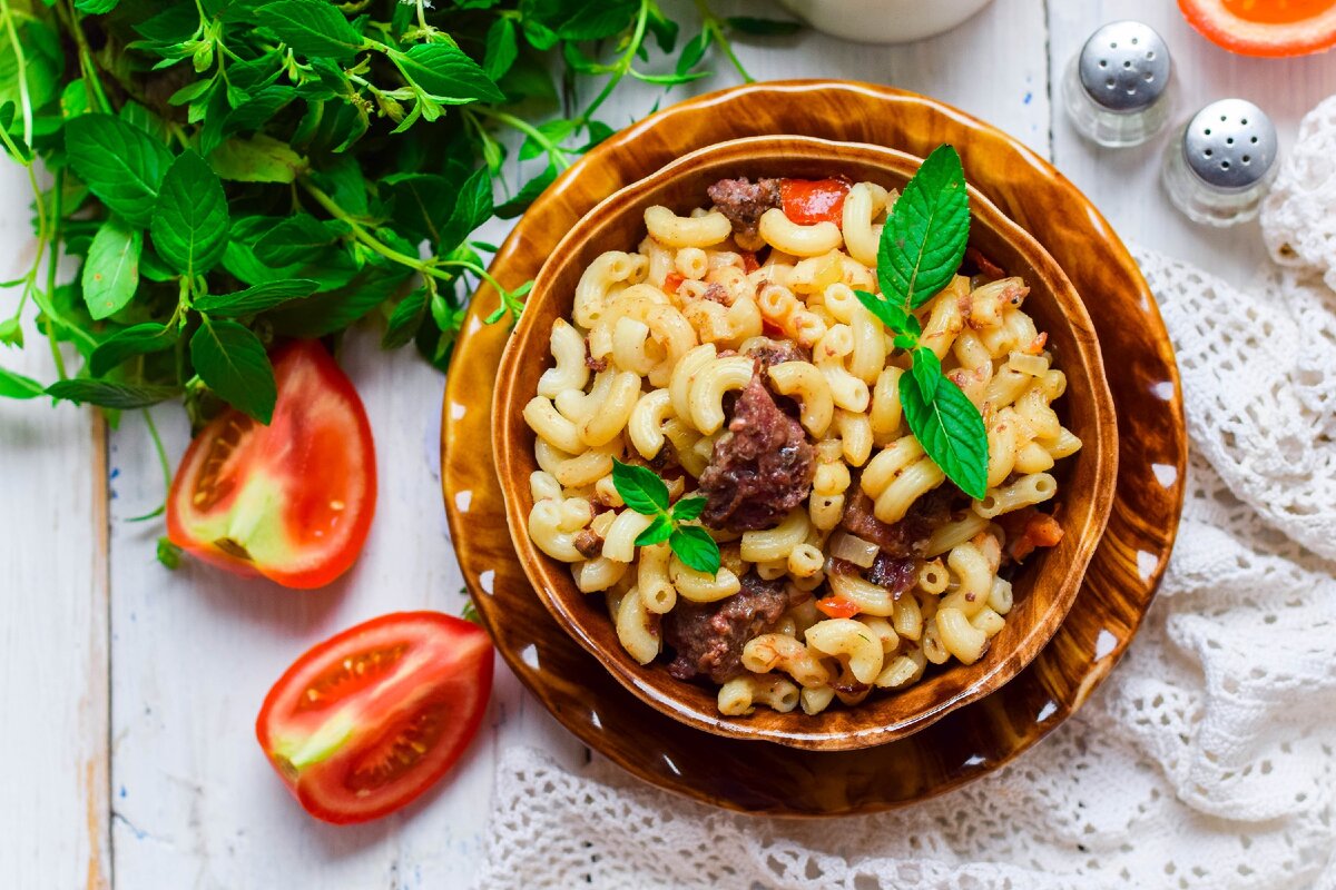 Готовим макароны с тушенкой: быстрый и вкусный рецепт для любителей сытной еды