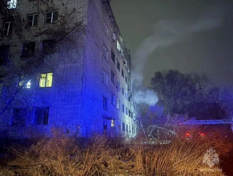 Мужчина и женщина погибли при пожаре на улице Суворова в Хабаровске Мужчина и женщина погибли при пожаре на улице Суворова в Хабаровске