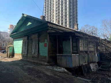 Аварийные дома на улице Истомина, 2, 2а и 4 в Хабаровске не будут сносить, поскольку они являются объектами культурного наследия