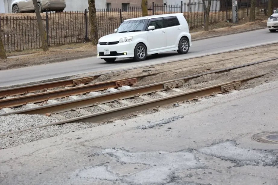 Дмитрий Демешин направит дополнительные средства на ремонт улиц Хабаровска Дмитрий Демешин направит дополнительные средства на ремонт улиц Хабаровска