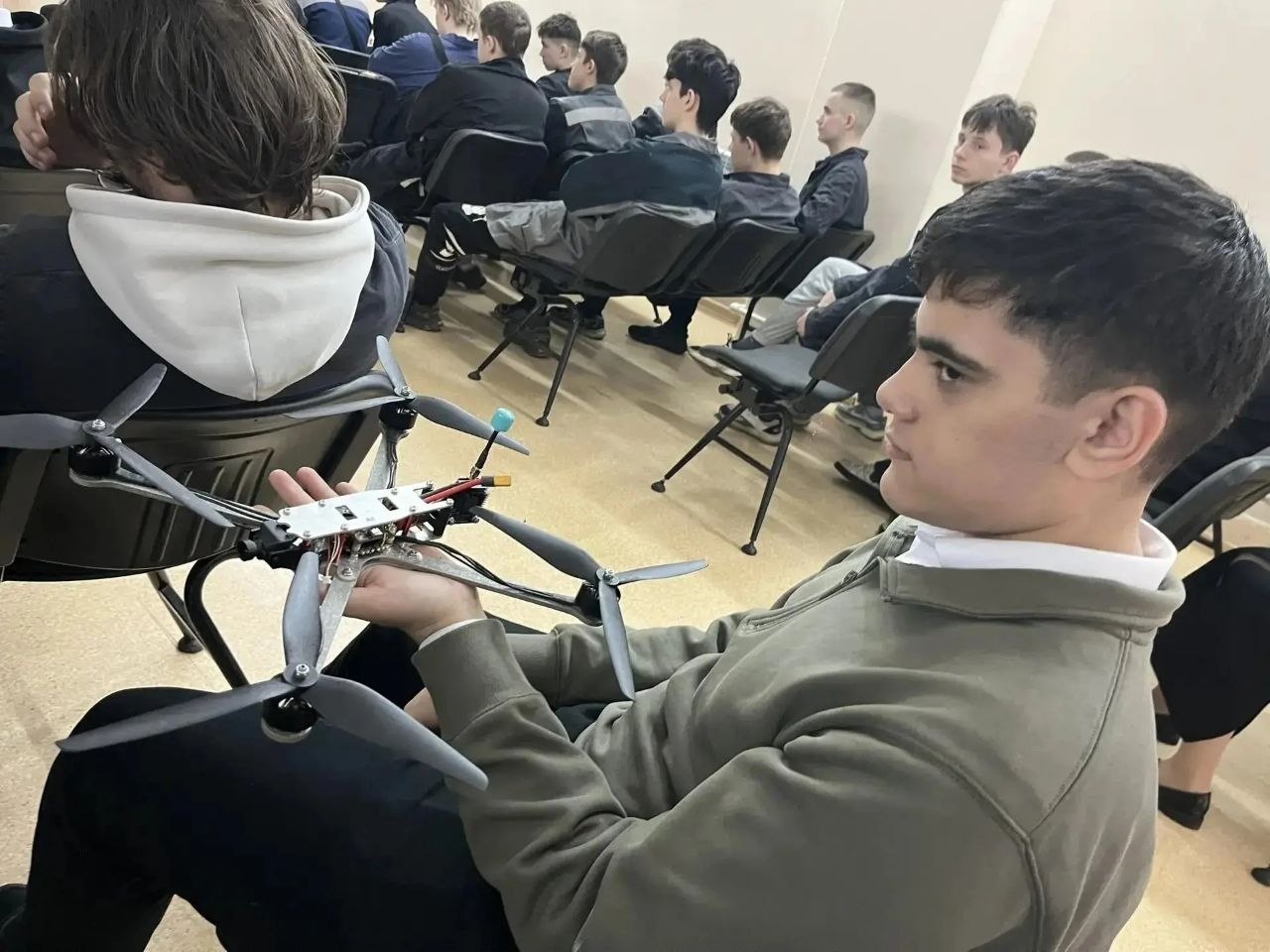 Депутат Максим Траханов рассказал студентам ХТТТ о современных возможностях в сфере БПЛА Депутат Максим Траханов рассказал студентам ХТТТ о современных возможностях в сфере БПЛА