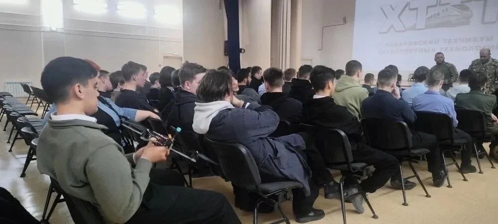 Депутат Максим Траханов рассказал студентам ХТТТ о современных возможностях в сфере БПЛА Депутат Максим Траханов рассказал студентам ХТТТ о современных возможностях в сфере БПЛА