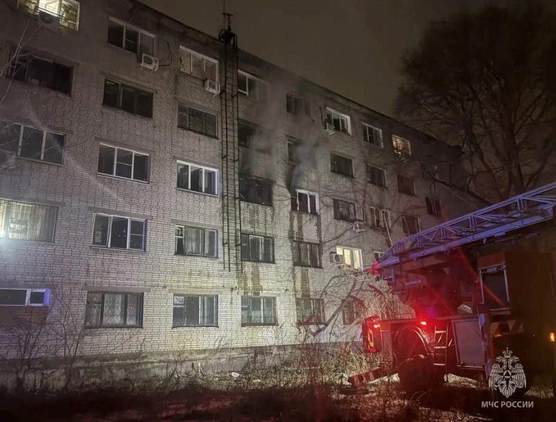 Мужчина и женщина погибли при пожаре на улице Суворова в Хабаровске Мужчина и женщина погибли при пожаре на улице Суворова в Хабаровске