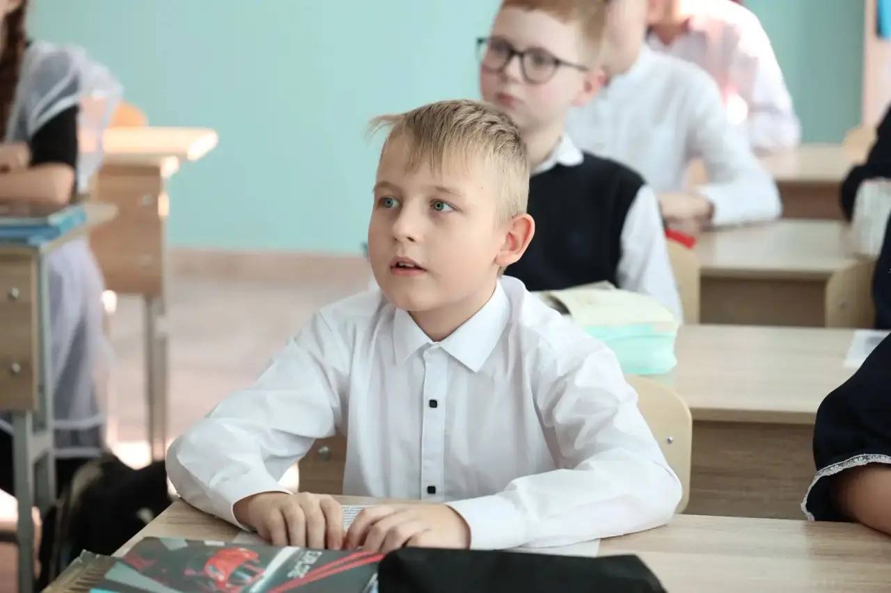 Дмитрий Демешин: На этих снимках – отремонтированные школы Хабаровского края Дмитрий Демешин: На этих снимках – отремонтированные школы Хабаровского края