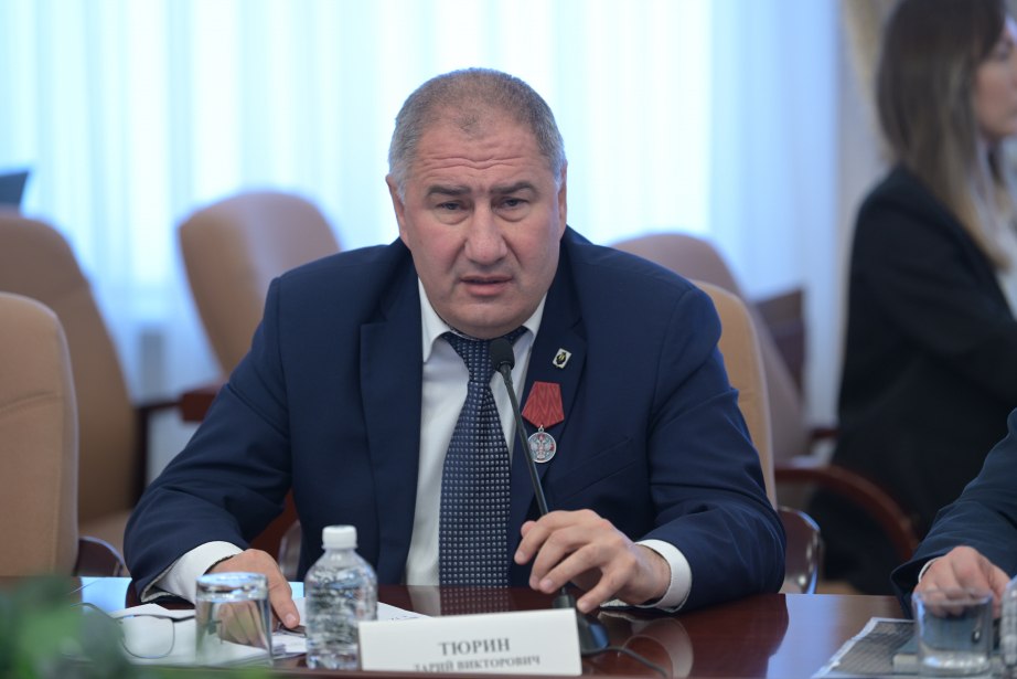 По поручению Президента Владимира Путина медалью ордена «За заслуги перед Отечеством» II степени награжден зампред правительства края по природным ресурсам и сельскому хозяйству Дарий Тюрин По поручению Президента Владимира Путина медалью ордена «За заслуги перед Отечеством» II степени награжден зампред правительства края по природным ресурсам и сельскому хозяйству Дарий Тюрин