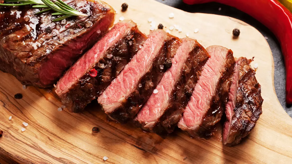 Как приготовить идеальный сочный стейк: советы, которые стоит знать