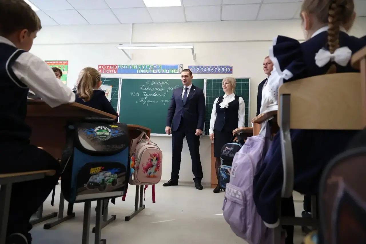 Дмитрий Демешин: На этих снимках – отремонтированные школы Хабаровского края Дмитрий Демешин: На этих снимках – отремонтированные школы Хабаровского края