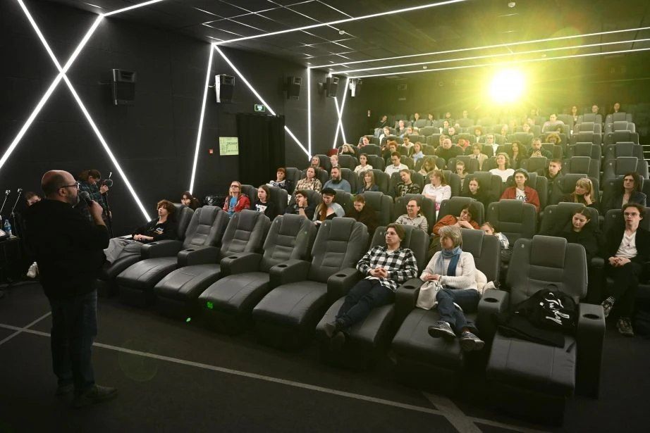 � ����������� ���� �������� ����� ������ �� ������� � �������� V �������������� ��������� ������������� ���� �������