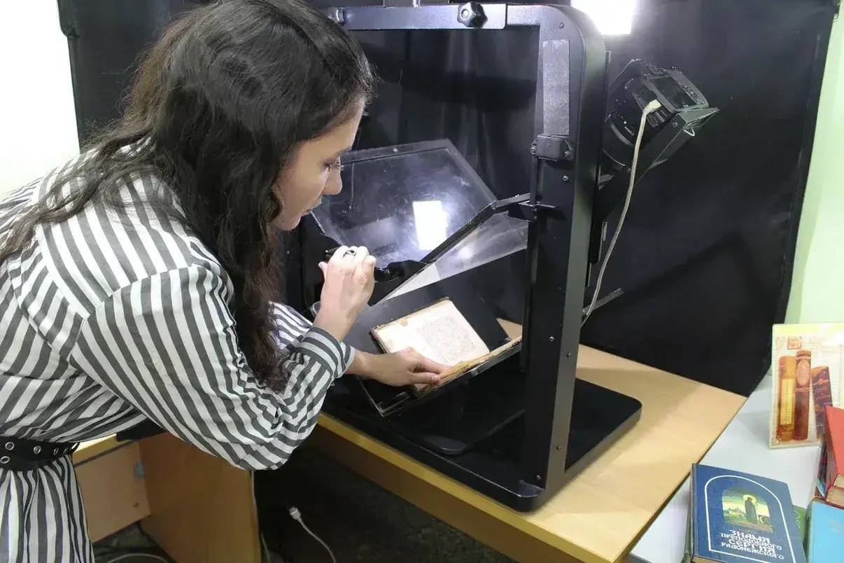 Дмитрий Демешин: У Хабаровского края нет окраин: жителям даже самых отдалённых районов становятся доступны очень редкие и ценные книжные издания в формате онлайн Дмитрий Демешин: У Хабаровского края нет окраин: жителям даже самых отдалённых районов становятся доступны очень редкие и ценные книжные издания в формате онлайн