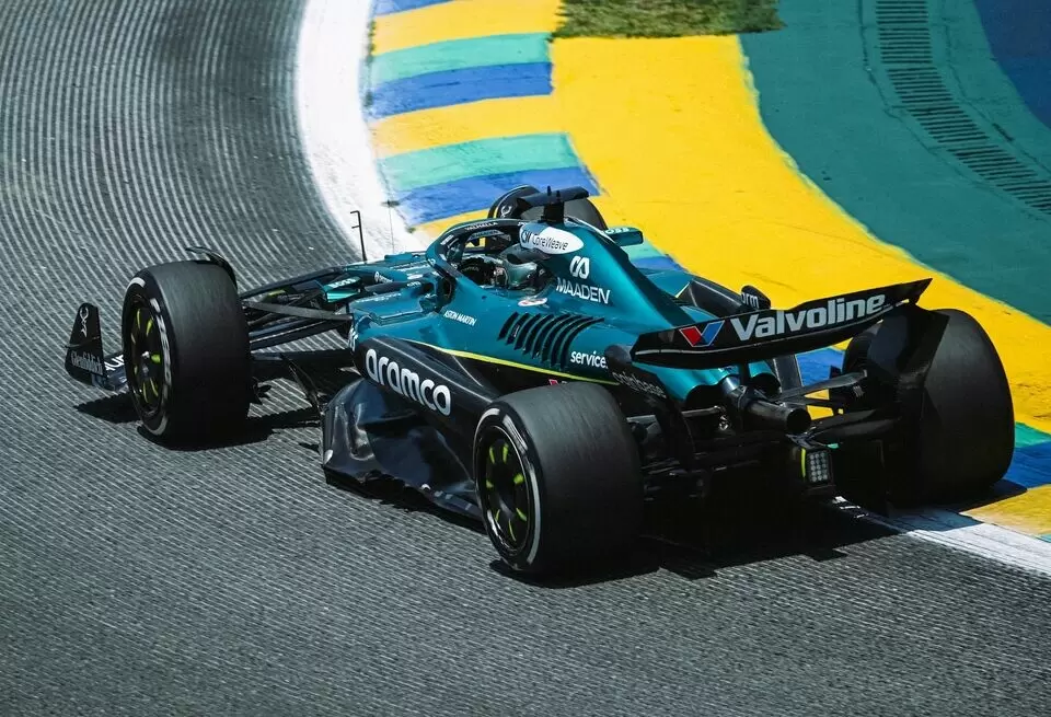 Как Фернандо Алонсо с иронией предлагает решить проблему с границами трассы