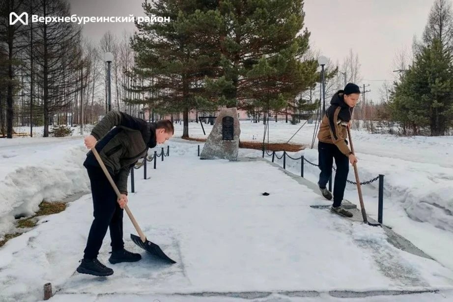 Более 250 коробок с гуманитарной помощью отправили на фронт участники проекта «Дни добрых дел» в Хабаровском крае Более 250 коробок с гуманитарной помощью отправили на фронт участники проекта «Дни добрых дел» в Хабаровском крае