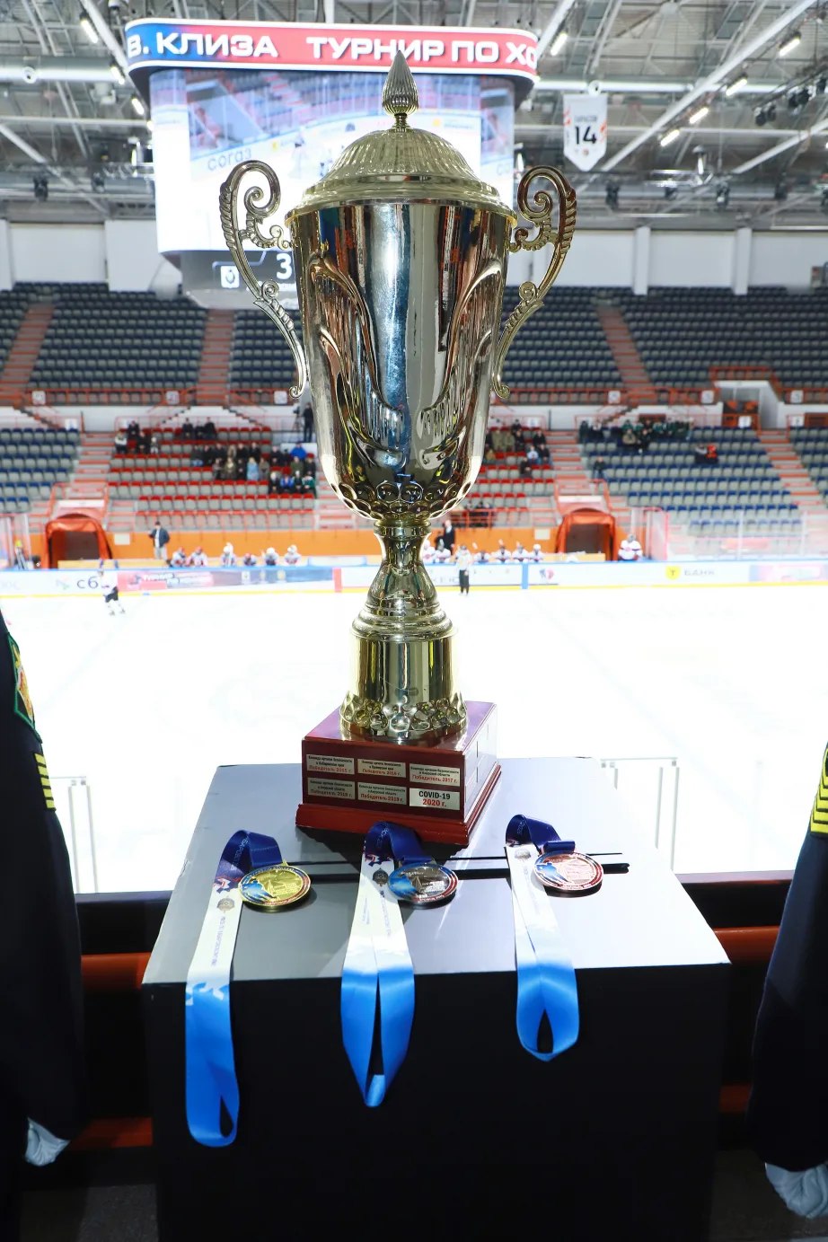 Хоккейный турнир памяти подполковника Романа Клиза проходит в Хабаровске Хоккейный турнир памяти подполковника Романа Клиза проходит в Хабаровске