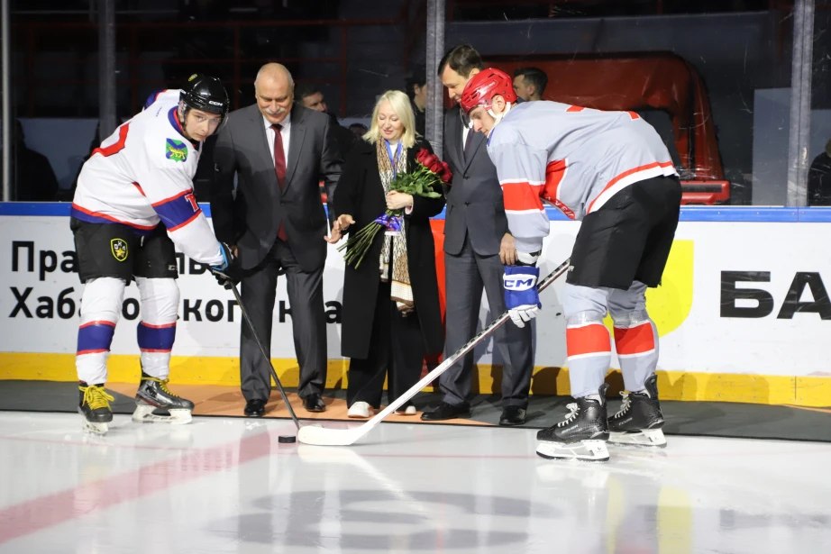 Хоккейный турнир памяти подполковника Романа Клиза проходит в Хабаровске Хоккейный турнир памяти подполковника Романа Клиза проходит в Хабаровске