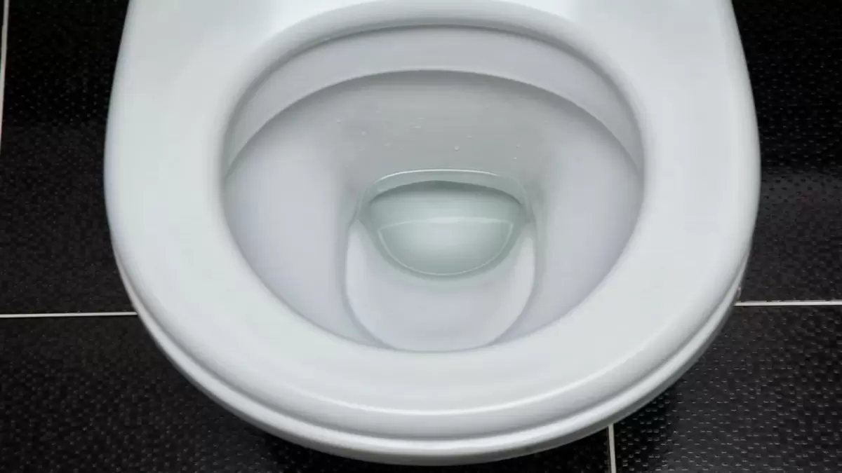 Как легко избавиться от желтых полос на унитазе: секреты уборки