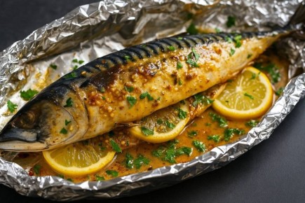 Скумбрия с медово-горчичной заправкой: простое блюдо, собравшее вокруг себя всех