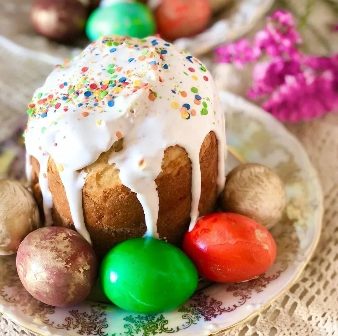 Александр Жорник: Дорогие друзья! От всего сердца поздравляю вас со Светлым Христовым Воскресением — Пасхой! Этот великий праздник объединяет миллионы людей в вере, надежде и любви, наполняет сердца особым светом и тихой...