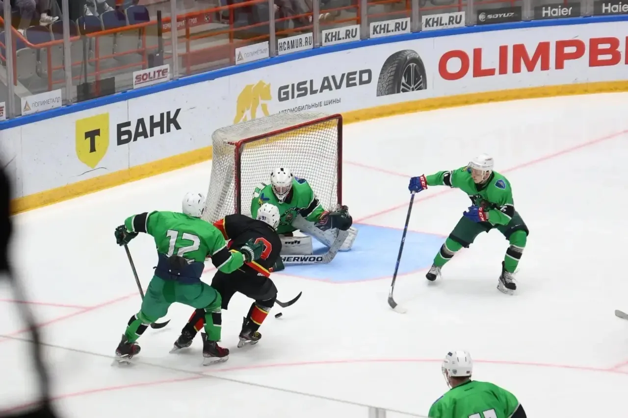 Дмитрий Демешин: Победой приморцев завершился вчера хоккейный турнир, посвящённый светлой памяти настоящего героя, сотрудника спецназа ФСБ Романа Клиза Дмитрий Демешин: Победой приморцев завершился вчера хоккейный турнир, посвящённый светлой памяти настоящего героя, сотрудника спецназа ФСБ Романа Клиза