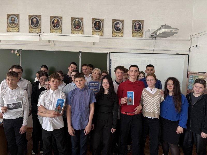 В Вяземском районе сотрудник Госавтоинспекции провел профилактическое мероприятие «Цена беспечности»