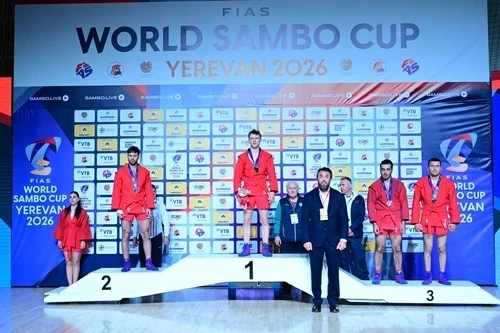 Хабаровчанин принёс серебро в копилку сборной России по самбо на кубке мира в Ереване Хабаровчанин принёс серебро в копилку сборной России по самбо на кубке мира в Ереване