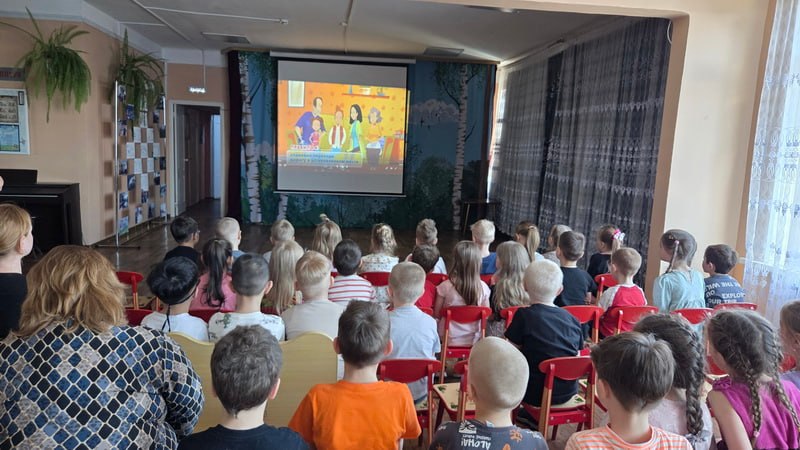 Сотрудники Госавтоинспекции Ванинского района провели профилактическое мероприятие «Изучаем ПДД» Сотрудники Госавтоинспекции Ванинского района провели профилактическое мероприятие «Изучаем ПДД»