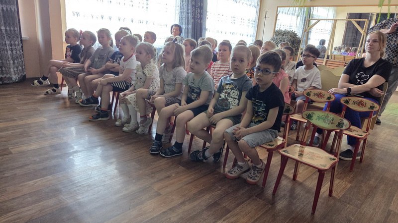 Сотрудники Госавтоинспекции Ванинского района провели профилактическое мероприятие «Изучаем ПДД» Сотрудники Госавтоинспекции Ванинского района провели профилактическое мероприятие «Изучаем ПДД»