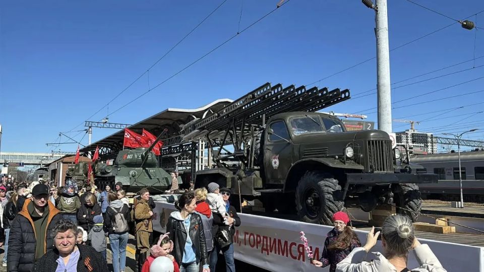 Хабаровск торжественно встретил поезд Победы Хабаровск торжественно встретил поезд Победы