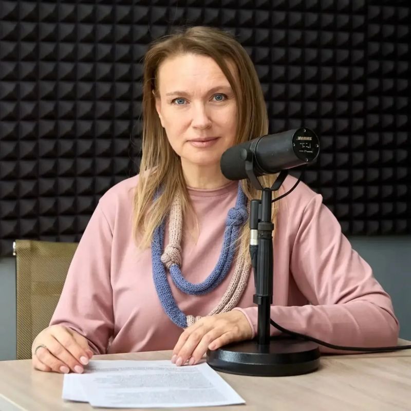 Дмитрий Демешин: Сегодня – День радио. Праздник, который объединяет всех, кто создаёт и сохраняет единое информационное пространство нашего региона Дмитрий Демешин: Сегодня – День радио. Праздник, который объединяет всех, кто создаёт и сохраняет единое информационное пространство нашего региона