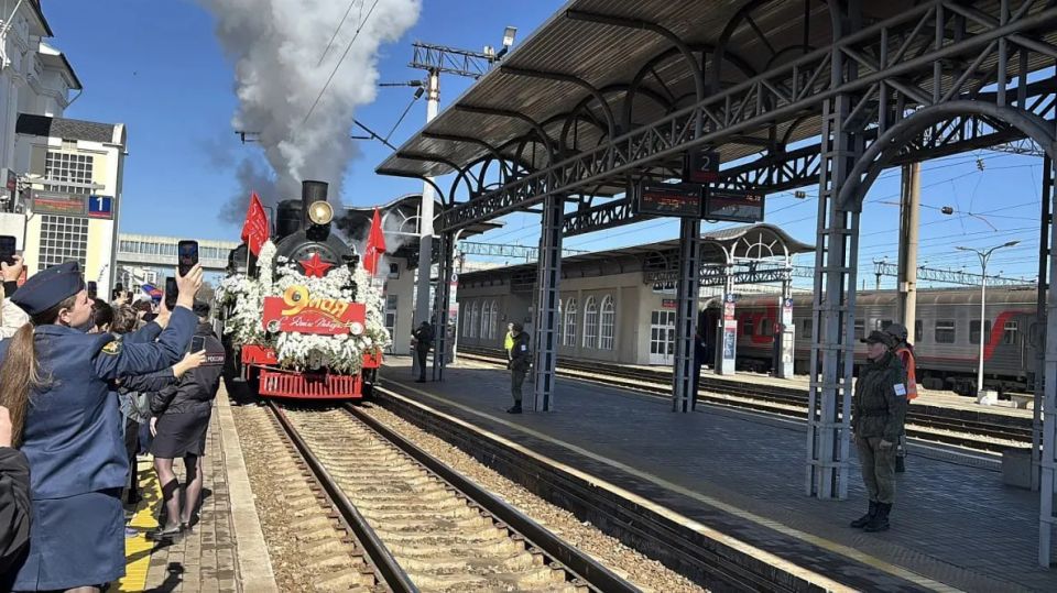 Хабаровск торжественно встретил поезд Победы Хабаровск торжественно встретил поезд Победы
