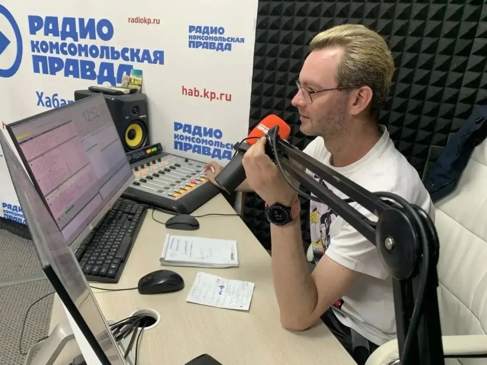 Дмитрий Демешин: Сегодня – День радио. Праздник, который объединяет всех, кто создаёт и сохраняет единое информационное пространство нашего региона Дмитрий Демешин: Сегодня – День радио. Праздник, который объединяет всех, кто создаёт и сохраняет единое информационное пространство нашего региона