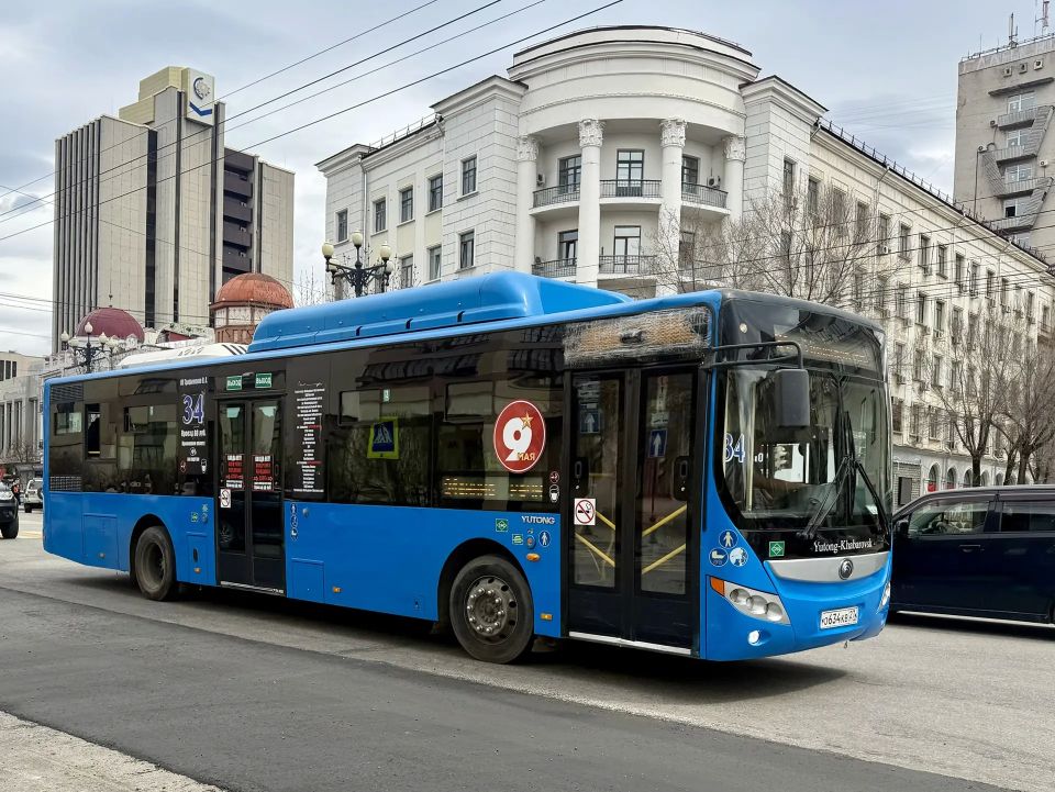 К 9 Мая автобусы выходят на маршруты в праздничном оформлении К 9 Мая автобусы выходят на маршруты в праздничном оформлении
