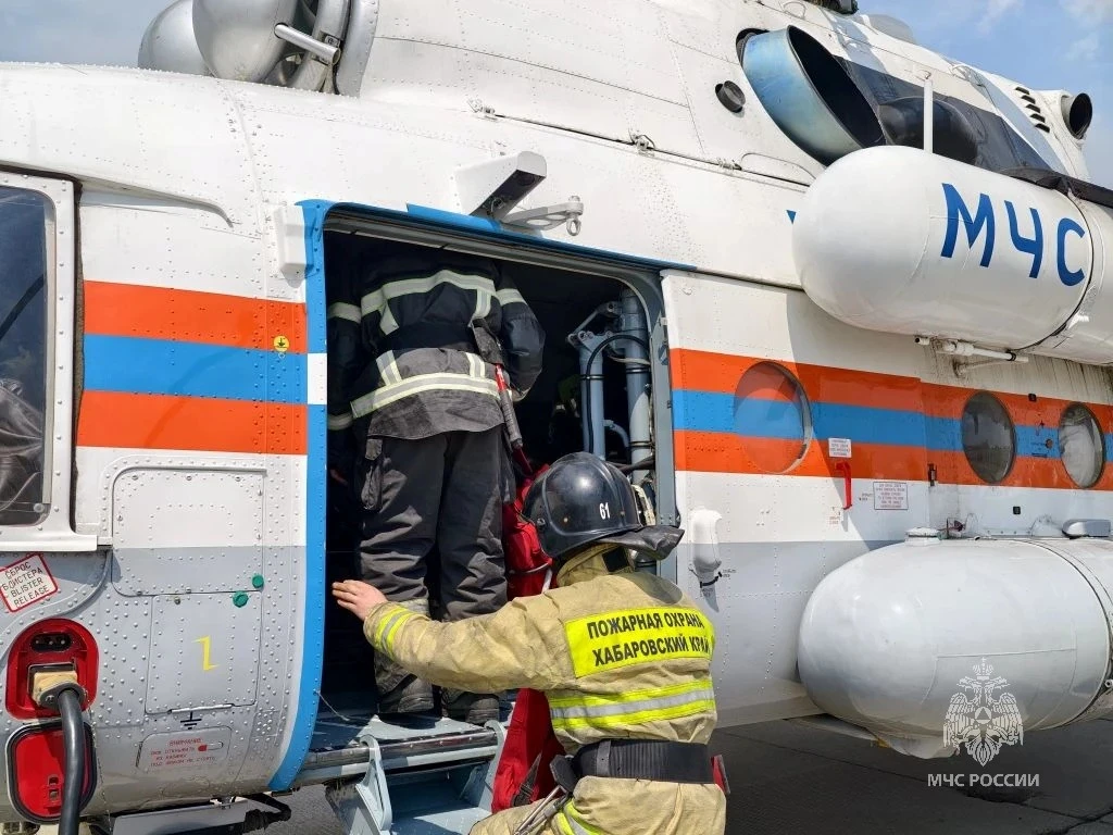 Пожарные обеспечили защиту населенного пункта Хабаровского края от огня Пожарные обеспечили защиту населенного пункта Хабаровского края от огня
