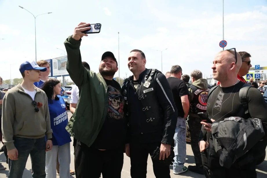В Хабаровске прошел мотопробег, посвященный 81-й годовщине Победы В Хабаровске прошел мотопробег, посвященный 81-й годовщине Победы