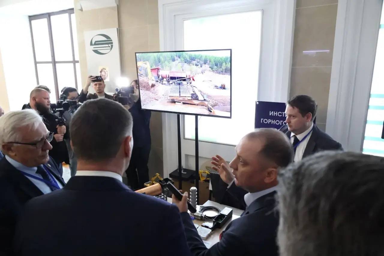 Дмитрий Демешин: В эти дни Хабаровский край стал центром науки! Дмитрий Демешин: В эти дни Хабаровский край стал центром науки!