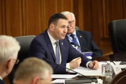 Губернатор Дмитрий Демешин открыл стратсессию, посвященную разработке программы научно-технологического развития Хабаровского края и ставшей итогом двухдневного форума «Хабаровский край – научно-технологический форпост:...